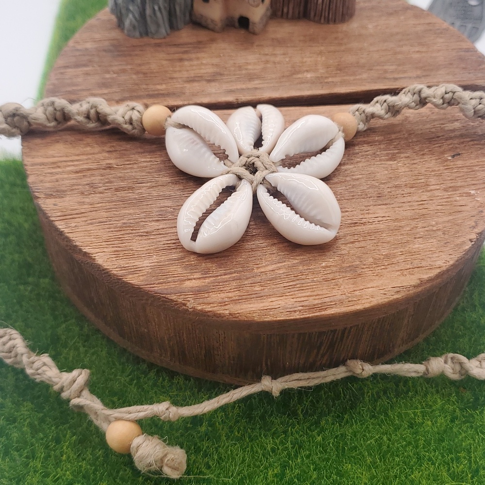 Cowrie Shell Flower Necklace Tropical Exotic 18 Inch N3708